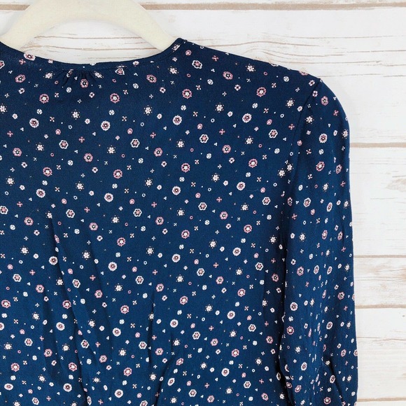 Rails Top Size XS Beaux Floral Vneck Button Up Tie - Picture 8 of 10